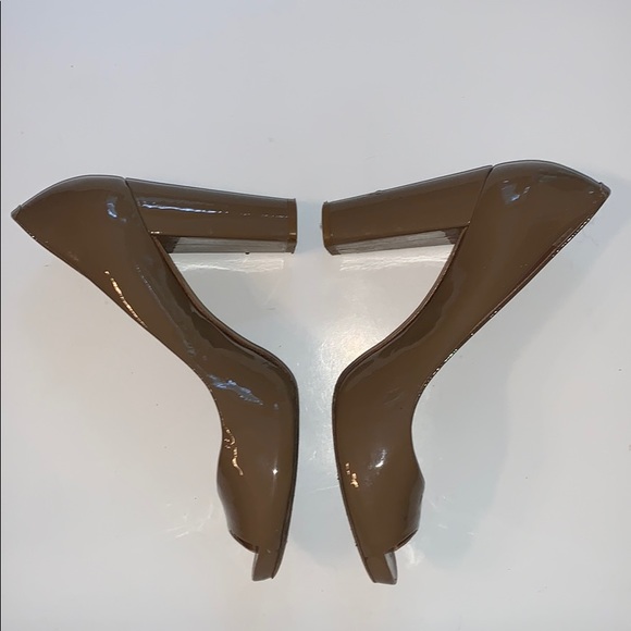 DKNY platform tan chunky heels size 8 - Picture 4 of 10